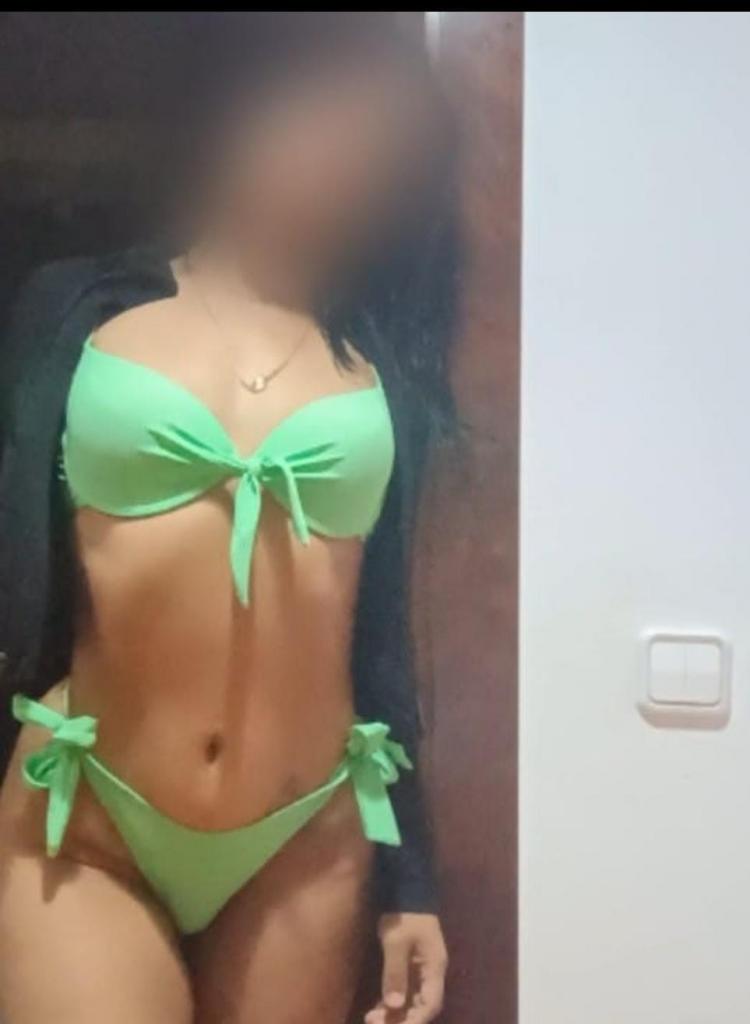 Chica busca chico en Almería: 