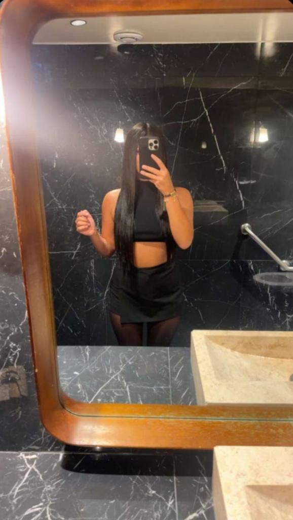 Chica busca chico en Ibiza: 