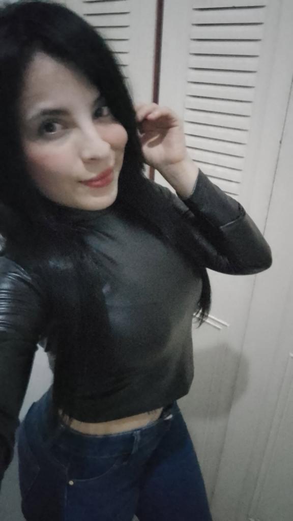 670213520: Chica busca chico en Tarragona