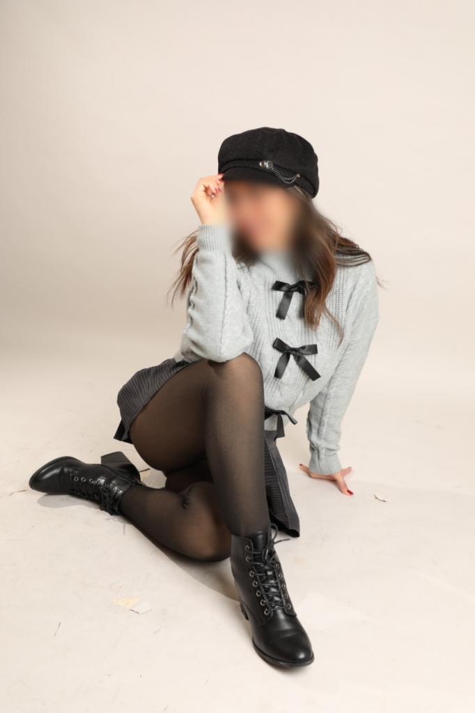661077608: Chica busca chico en Granada
