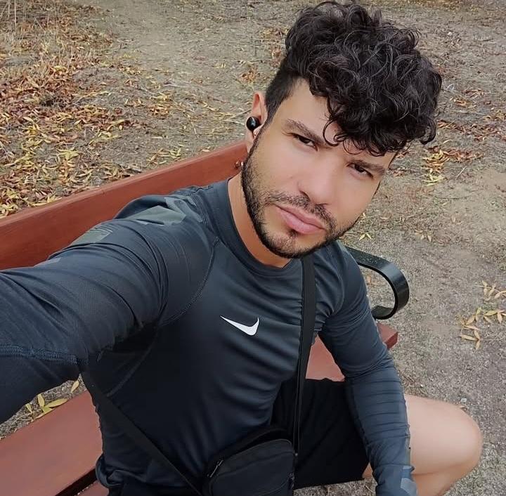 664327341: Chico busca chica en Madrid