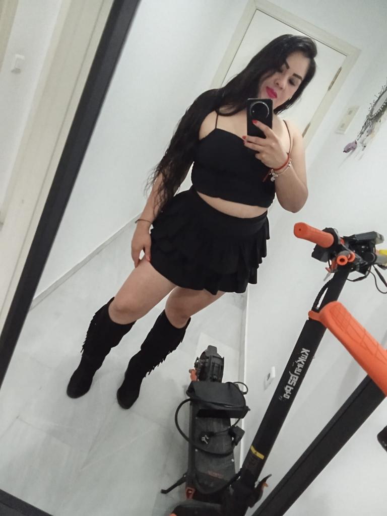 692837792: Chica busca chico en Cádiz