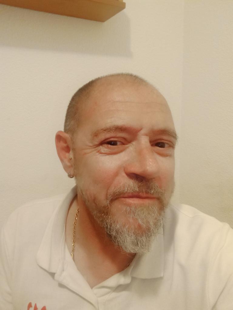 622282015: Chico busca chica en Madrid