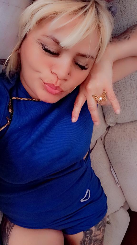 614938384: Chica busca chico en Sevilla