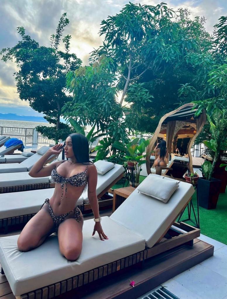Chica busca chico en Ibiza: 