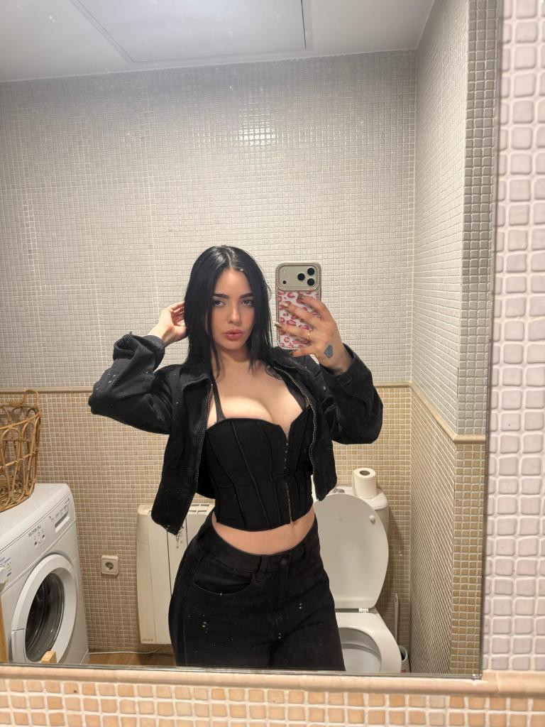 Chica busca chico en Ibiza: Chica busca chico