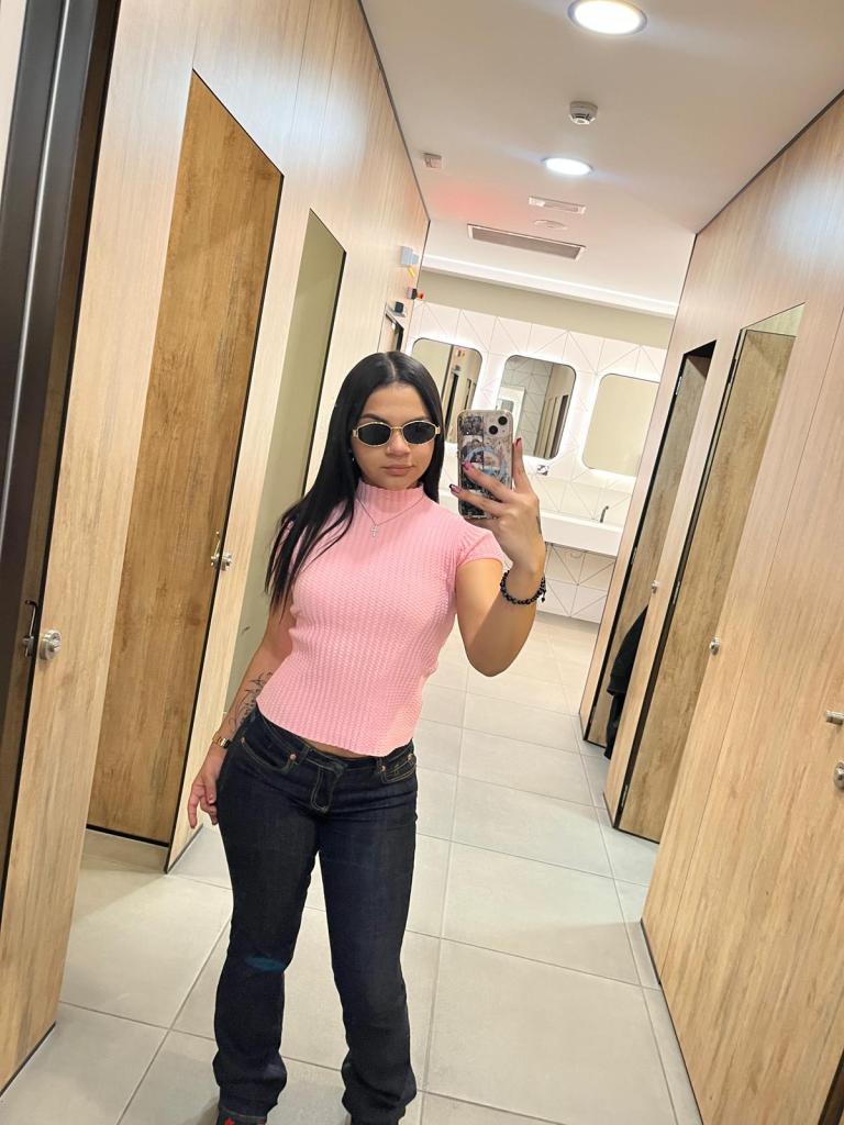 611856874: Chica busca chico en Barcelona