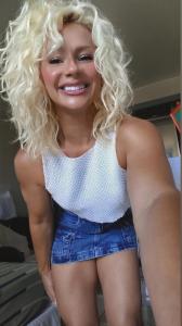 743026910: Chica busca chico en Sevilla