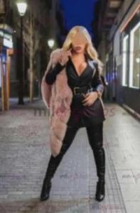 678481718: Travesti en León