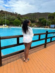 742058603: Chica busca chico en Barcelona