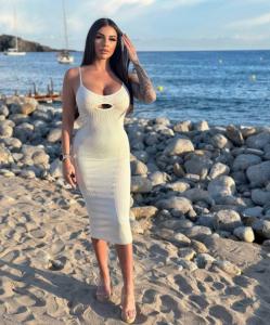 697356744: Chica busca chico en Menorca