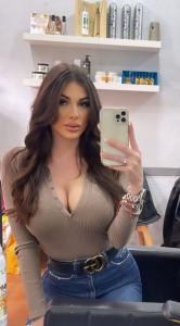 697356744: Chica busca chico en Menorca