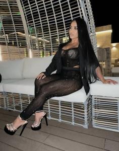 613589088: Chica busca chico en Sevilla