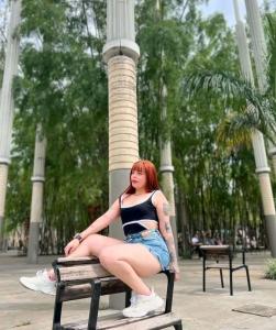 604866144: Chica busca chico en Gerona