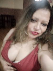 607046007: Chica busca chico en La Coruña
