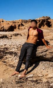 647670709: Chico busca chica en Ibiza