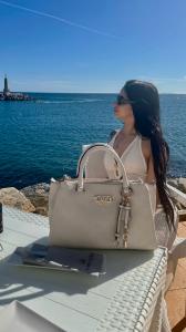 606939638: Chica busca chico en Málaga