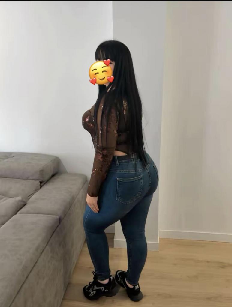 Chica busca chico en Almería: 