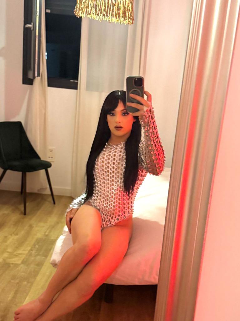 Chica busca chico en Granada: 
