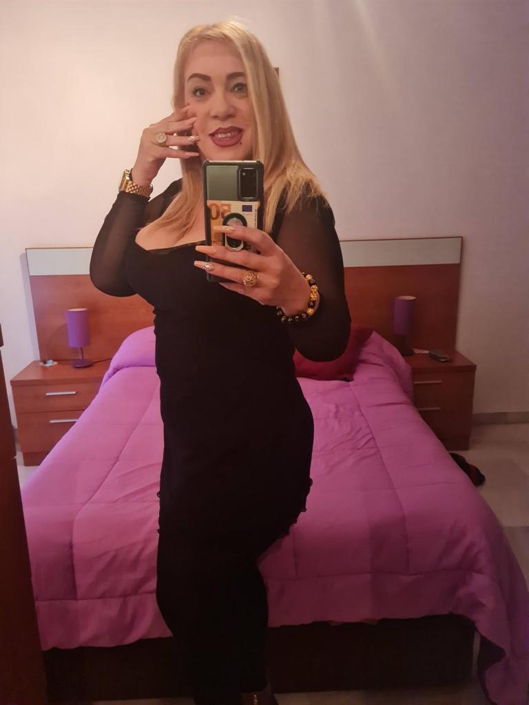 Chica busca chico en Granada: 
