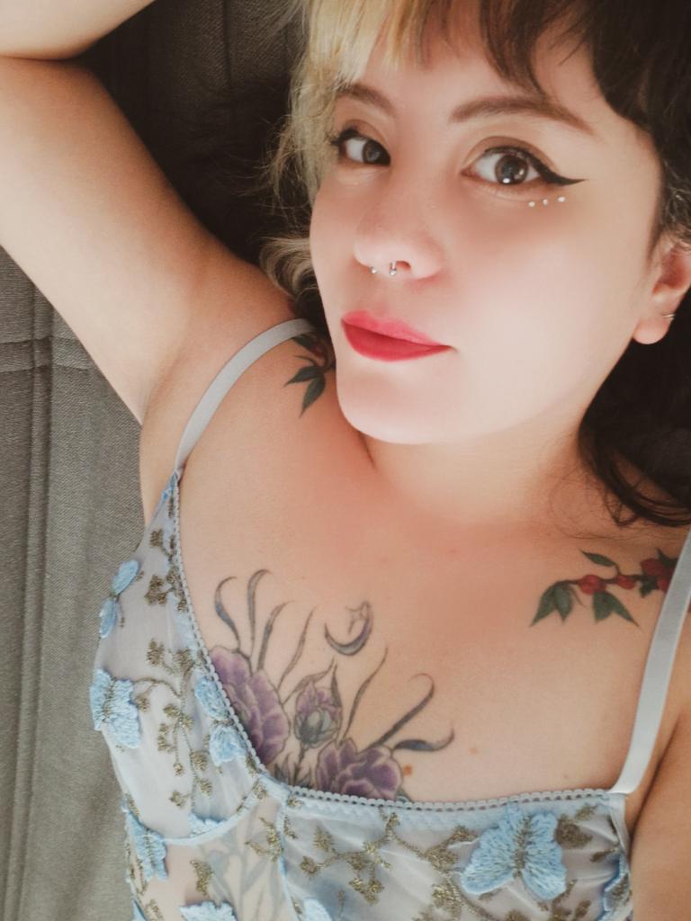 Chica busca chico en Granada: Chica busca chico