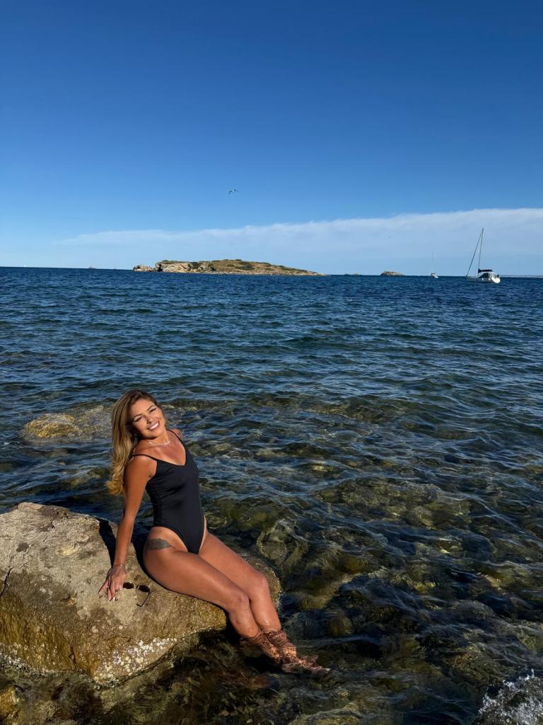 Chica busca chico en Ibiza: 