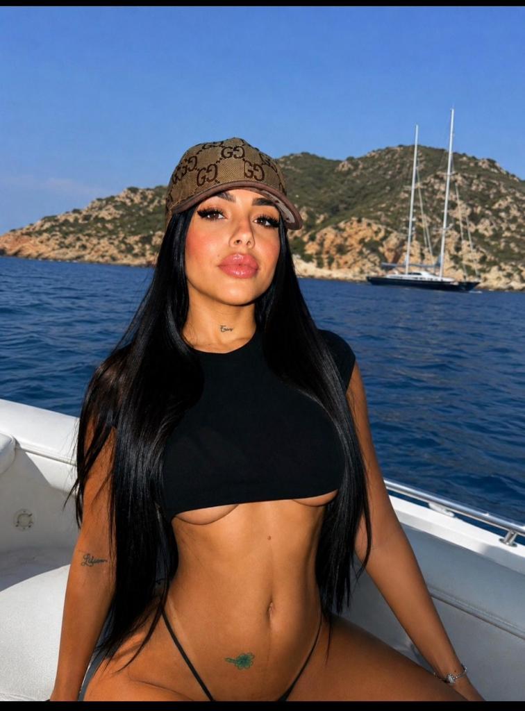Chica busca chico en Ibiza: 