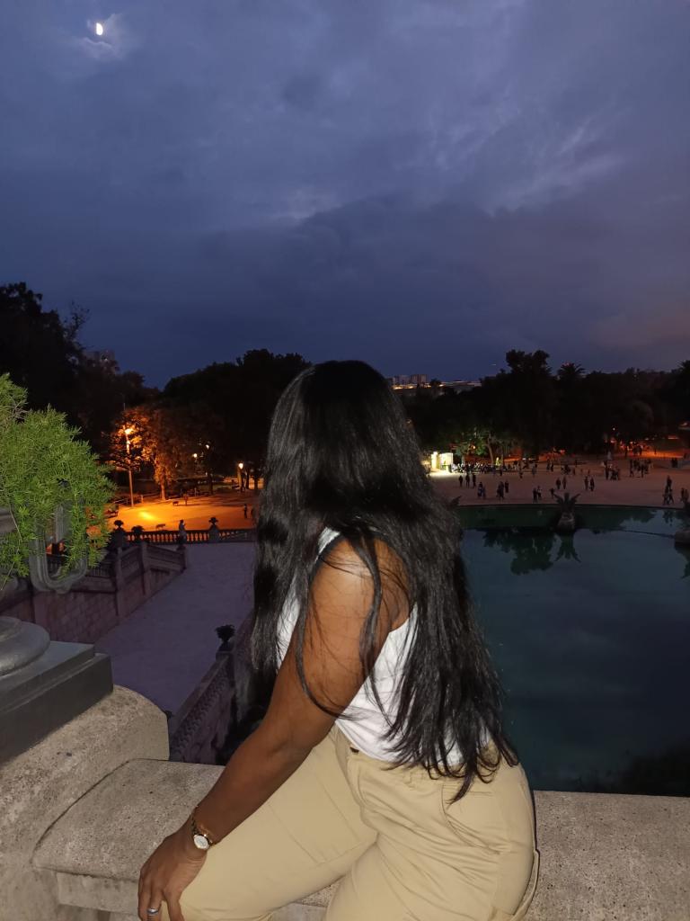 742058603: Chica busca chico en Barcelona