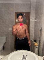 645368094: Chico busca chica en Pontevedra