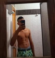 663031180: Chico busca chica en Sevilla