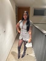 613728885: Chica busca chico en Barcelona