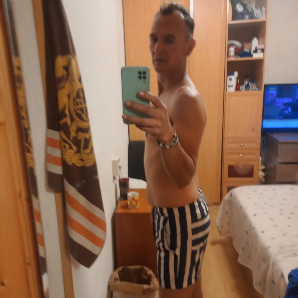 Chico busca chica en Asturias: 