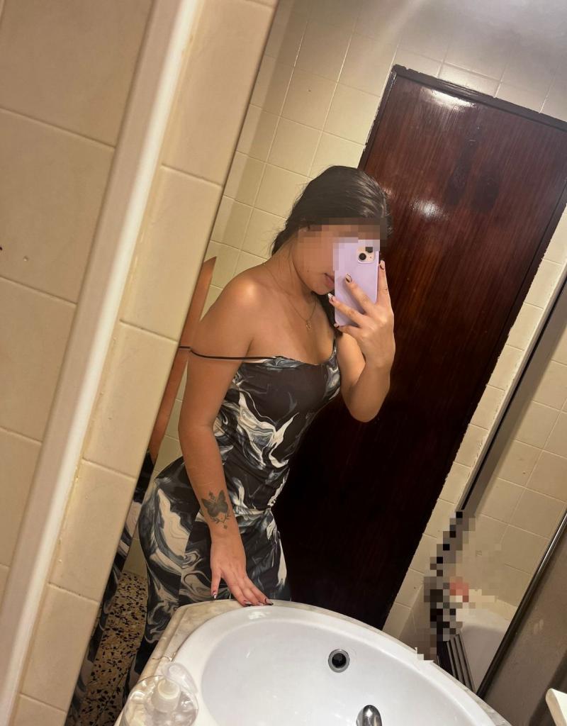 624751354: Chica busca chico en Sevilla