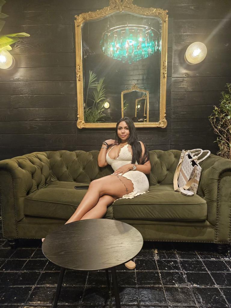 641084209: Chica busca chico en Sevilla