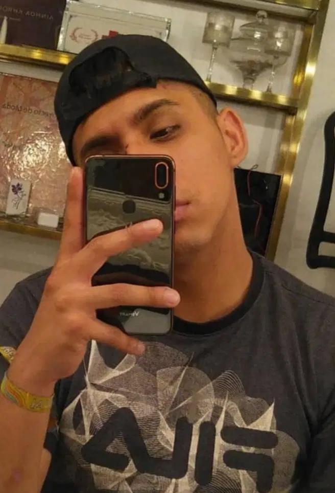 623064094: Chico busca chica en Málaga