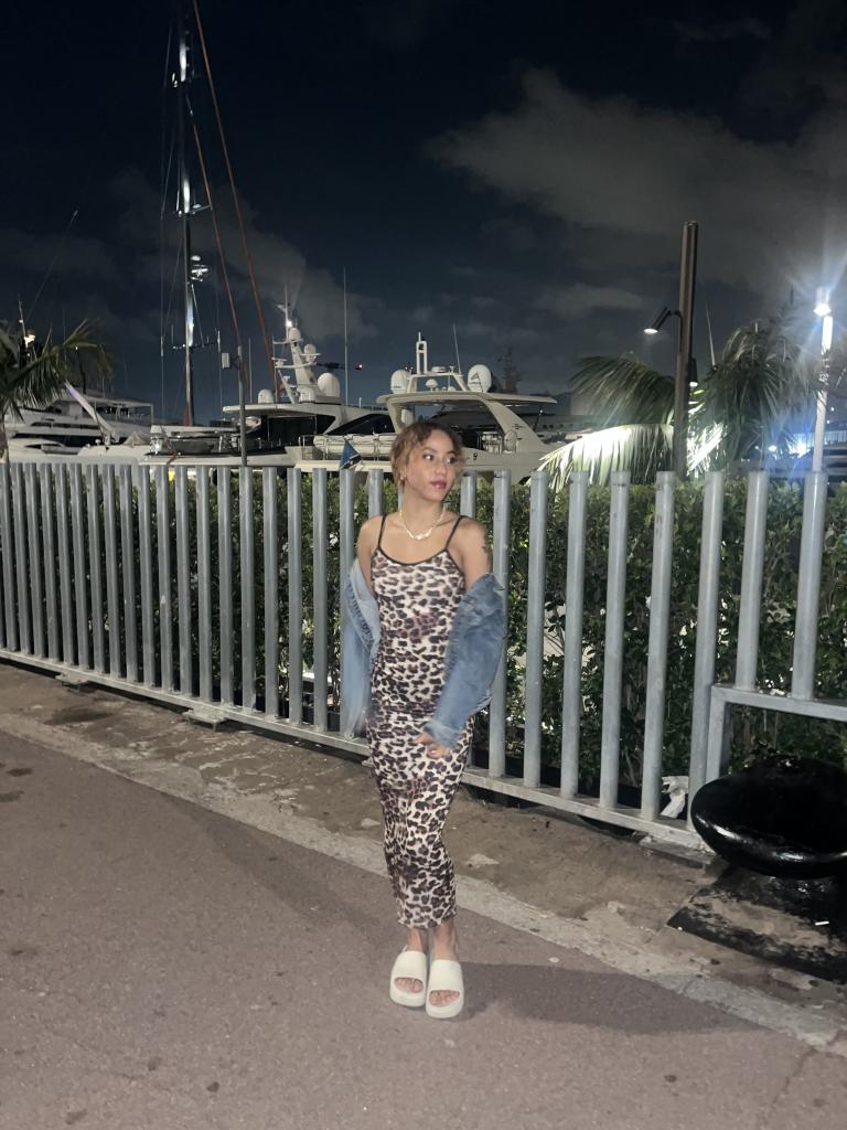 631222976: Chica busca chico en Barcelona