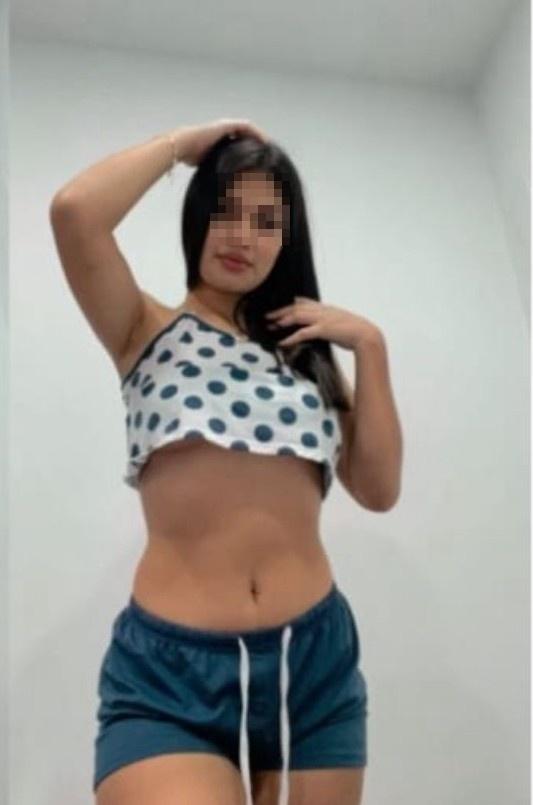 624751354: Chica busca chico en Sevilla