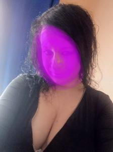 658906060: Chica busca chico en León