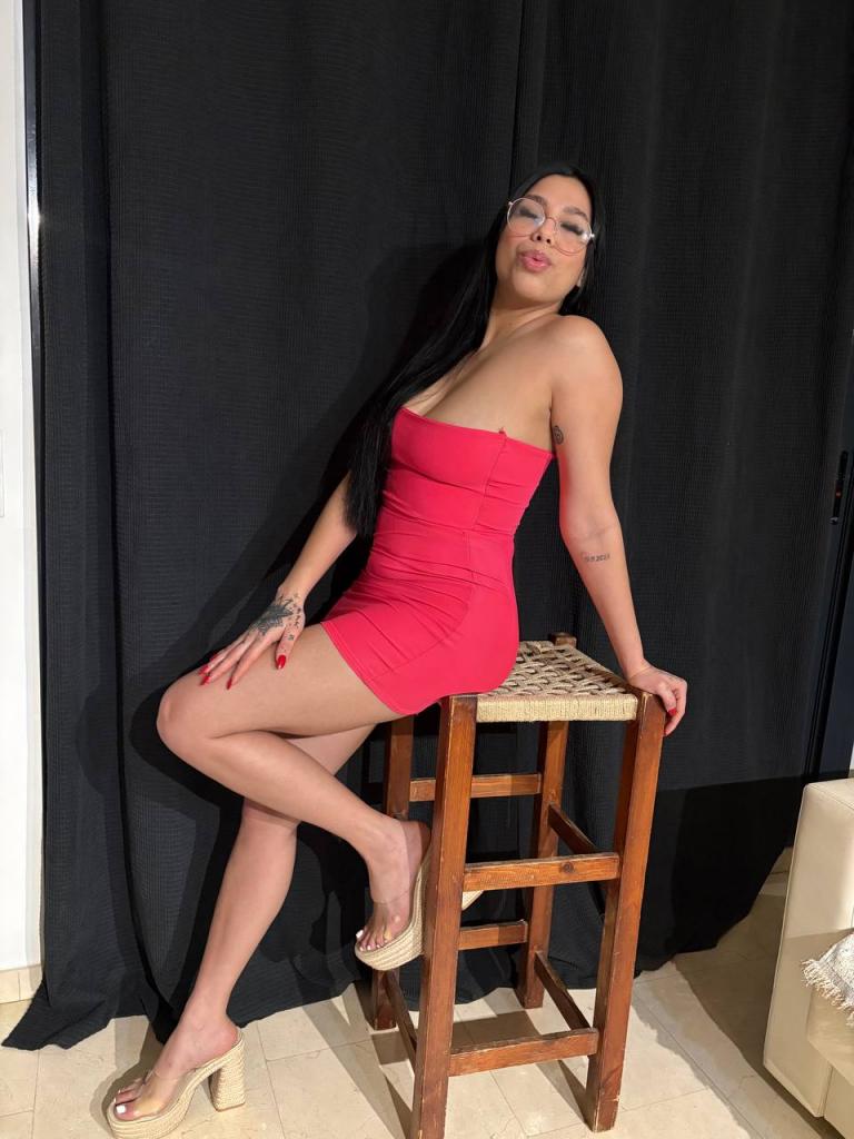 Chica busca chico en Ibiza: 