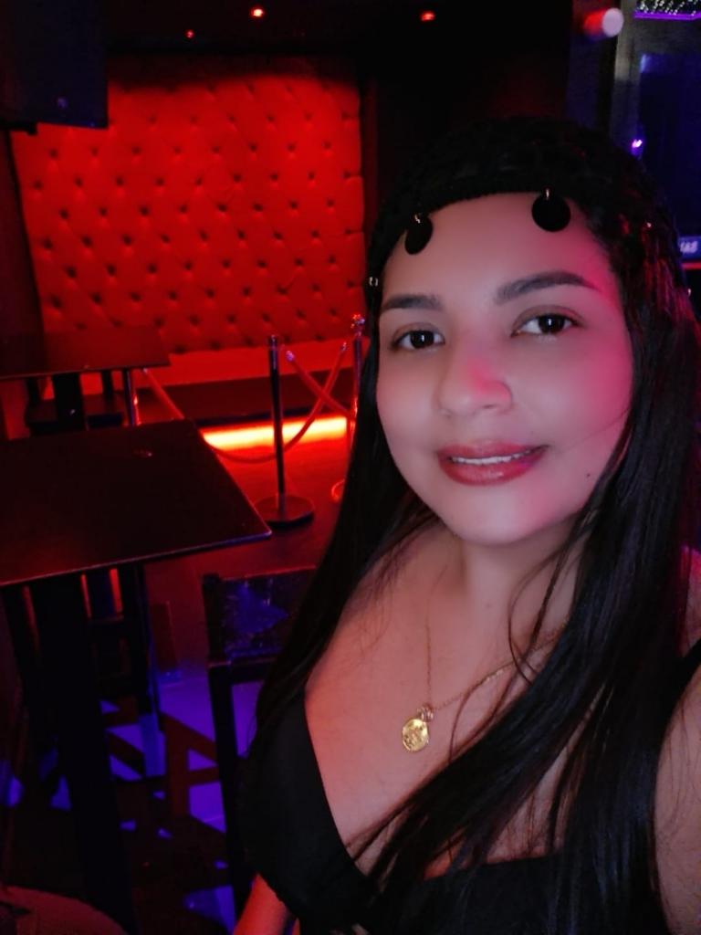 Chica busca chico en Ibiza: 