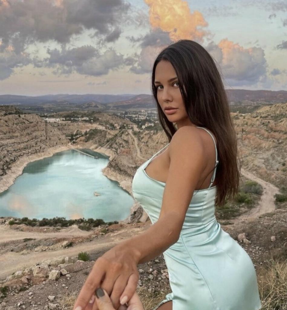 Chica busca chico en Almería: 