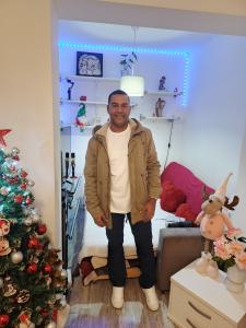 697721438: Chico busca chica en Madrid