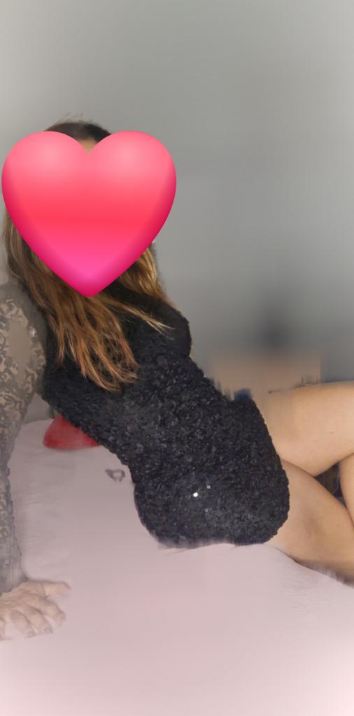 Chica busca chico en Alicante: Chica busca chico