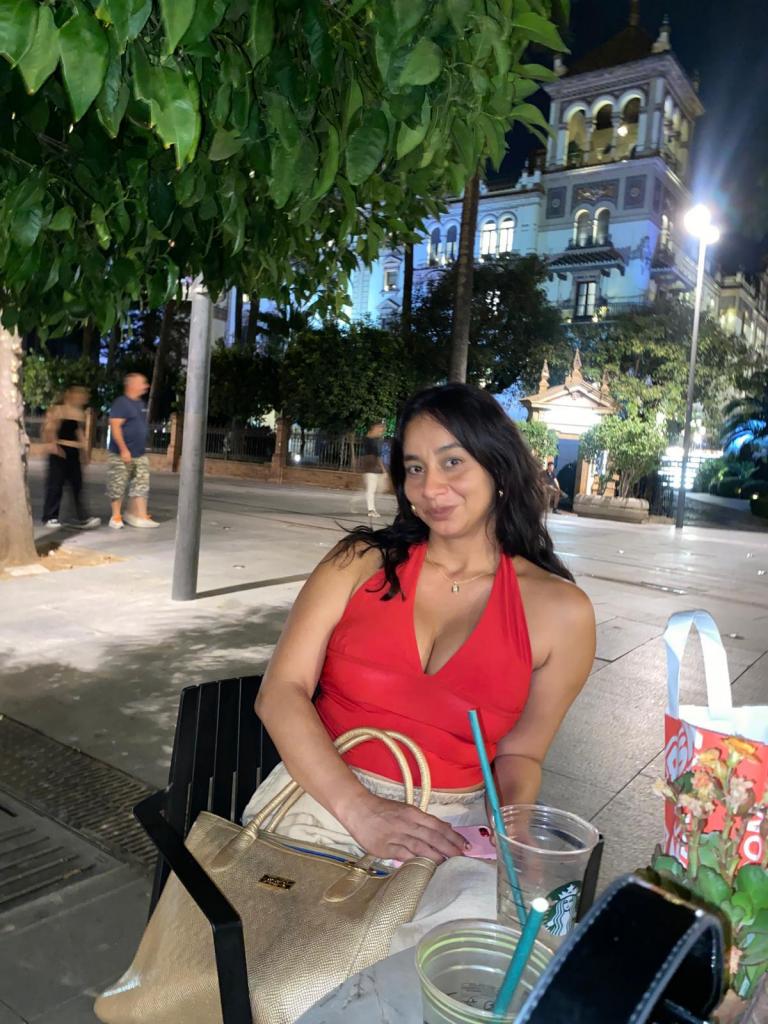 Chica busca chico en Sevilla: 