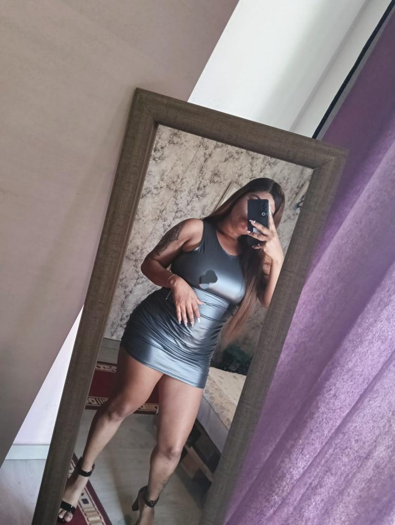 Chica busca chico en Almería: 