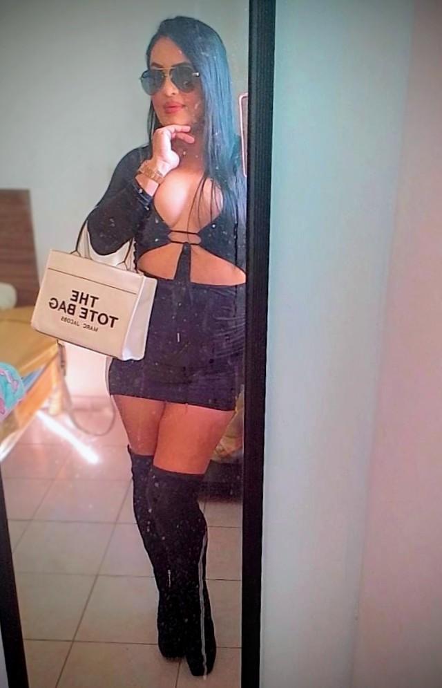 Chica busca chico en Huelva: 