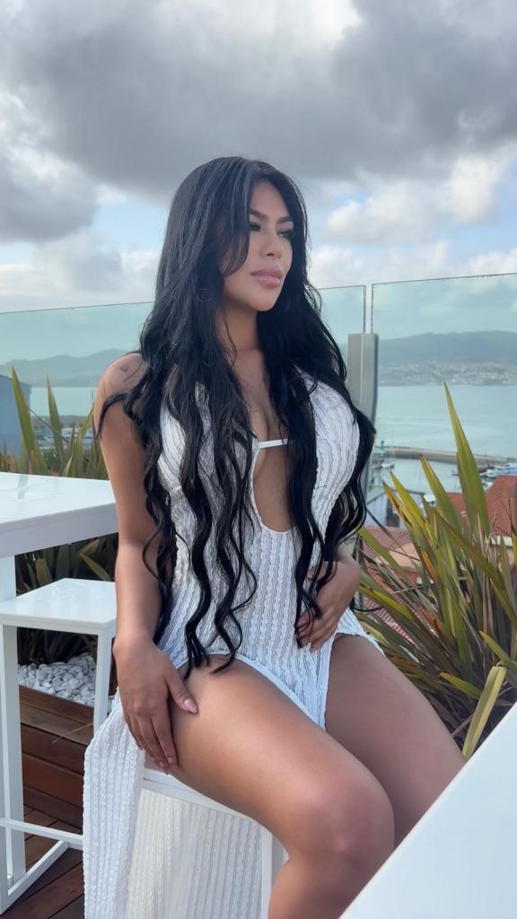 694262933: Chica busca chico en La Coruña