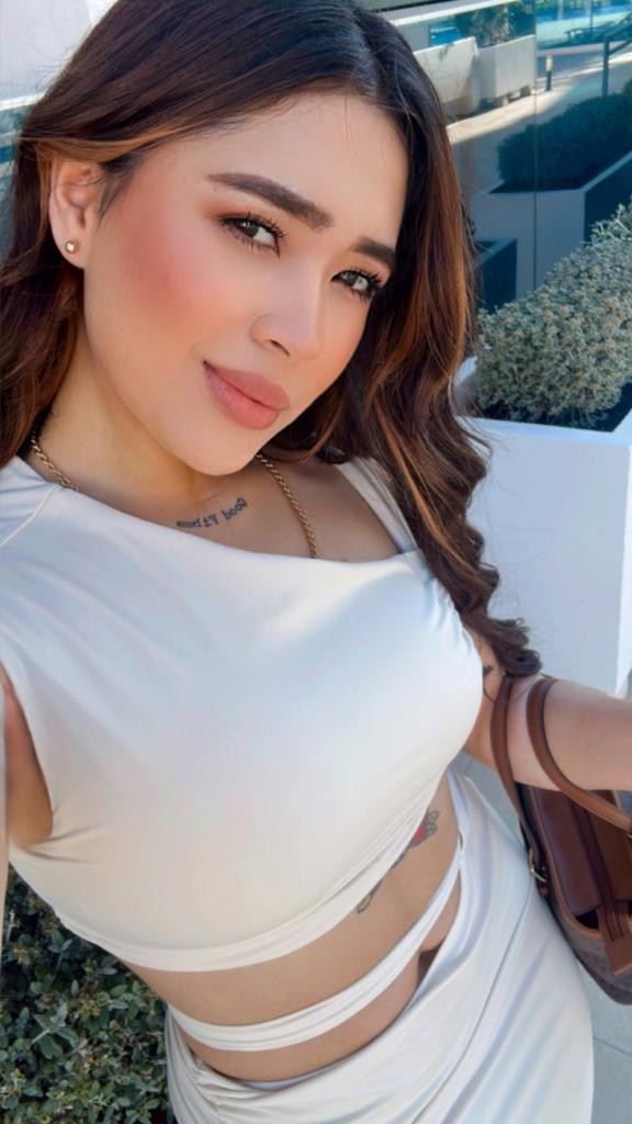 607686667: Chica busca chico en Málaga