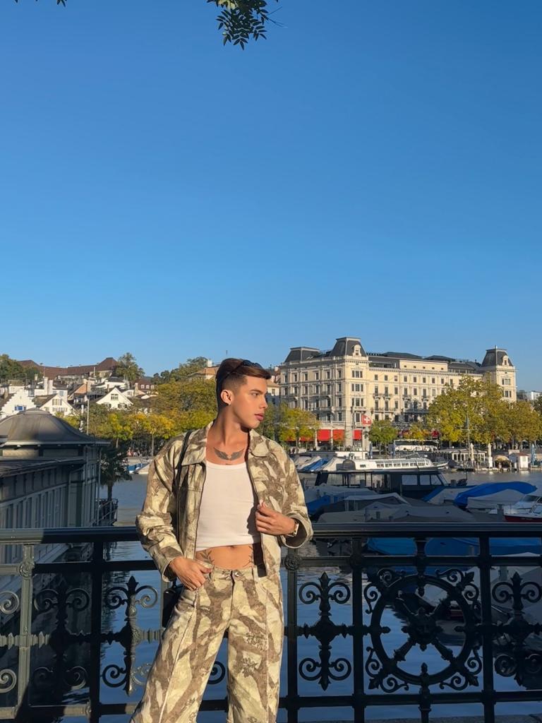 Chico busca chica en Barcelona: 