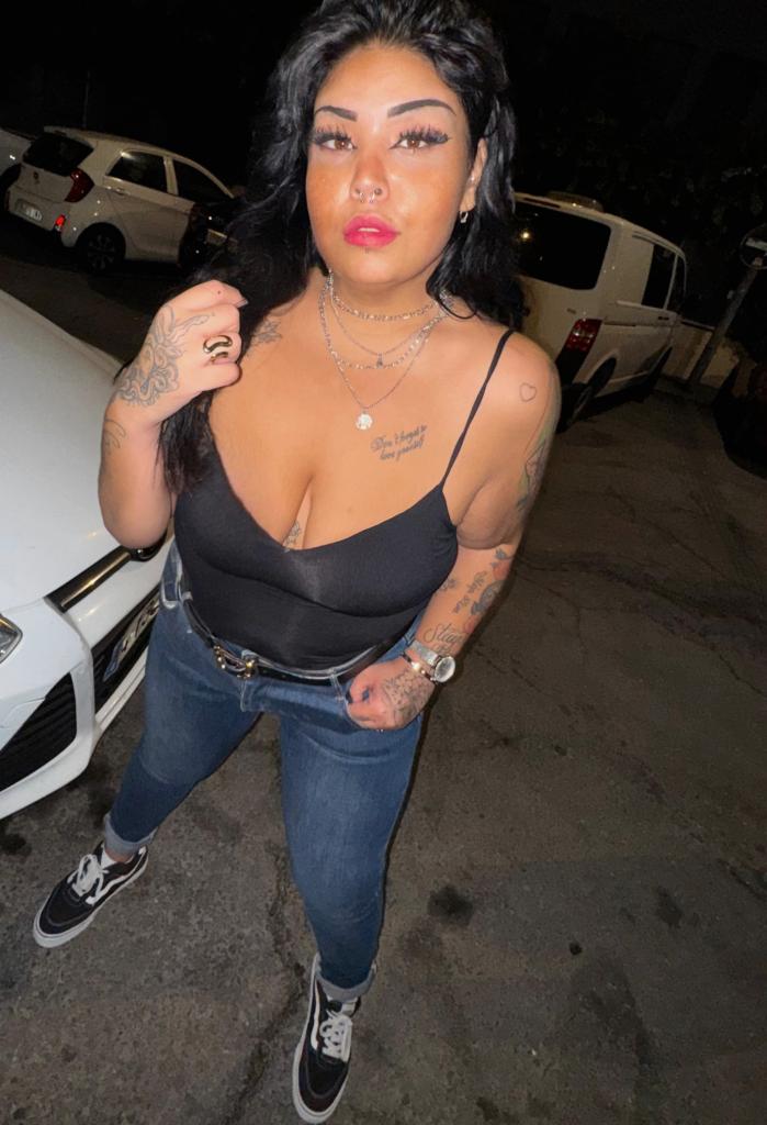 Chica busca chico en Almería: 